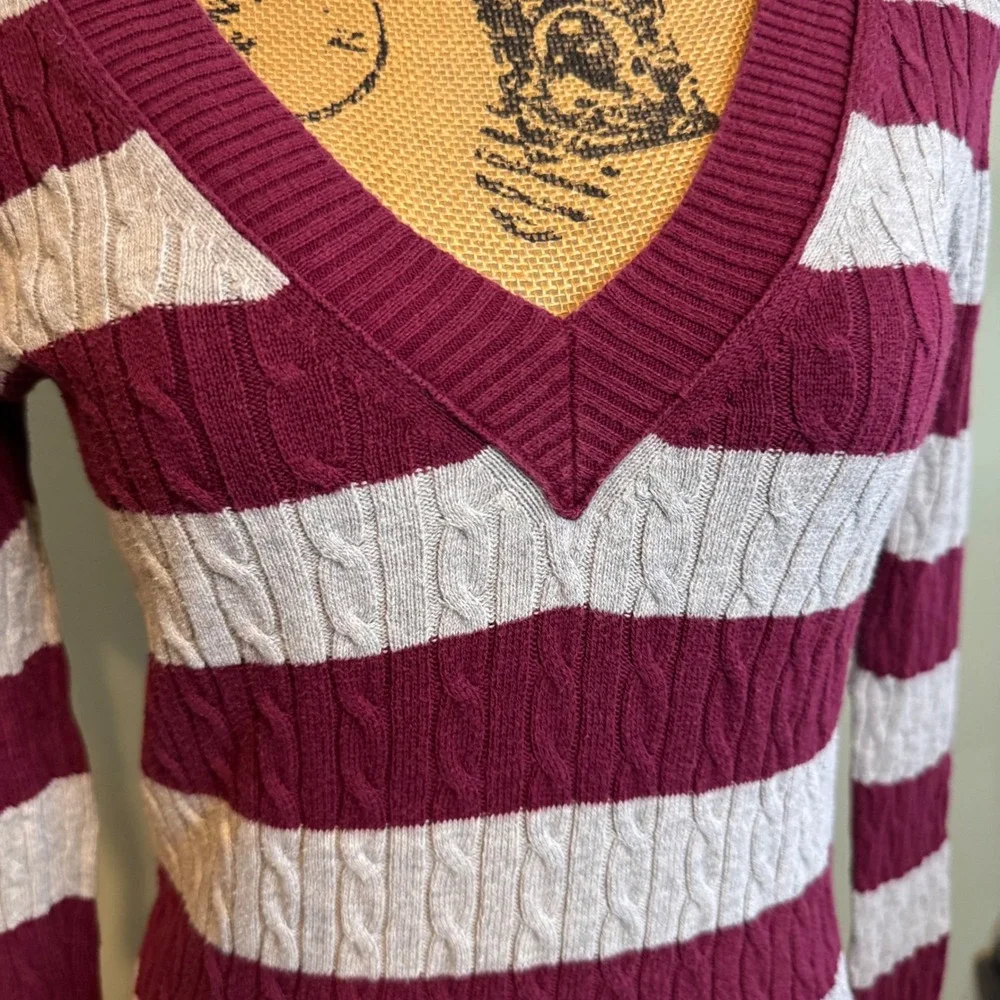 American Eagle Womens Striped Cable Knit Preppy Pullover Sweater Red Grey Medium